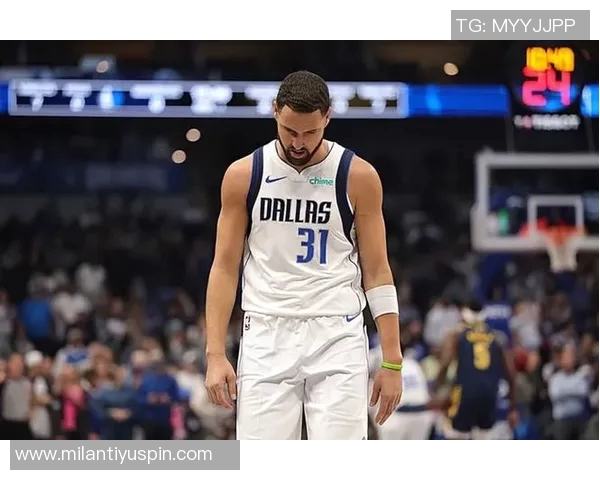 克莱替补首节表现出色5分钟内贡献5分2板1助1断展现冷静实力